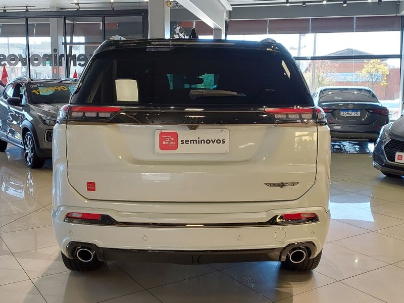 JEEP COMMANDER 2.0 HURRICANE 4 TURBO GASOLINA BLACKHAWK AT9 2024/2025 BETIOLO NOVOS E SEMINOVOS LAJEADO / Carros no Vale