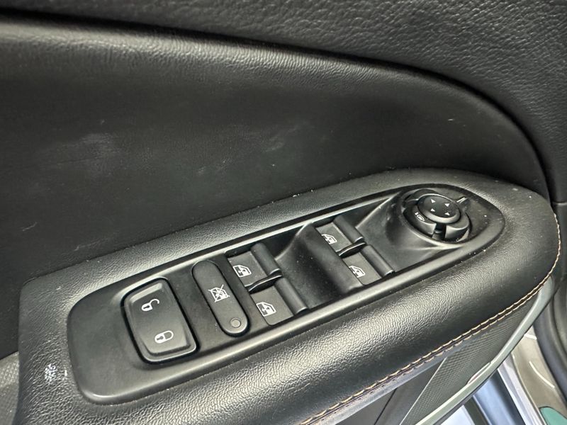 JEEP COMPASS 2.0 16V FLEX LIMITED AUTOMÁTICO 2021/2021 BETIOLO NOVOS E SEMINOVOS LAJEADO / Carros no Vale