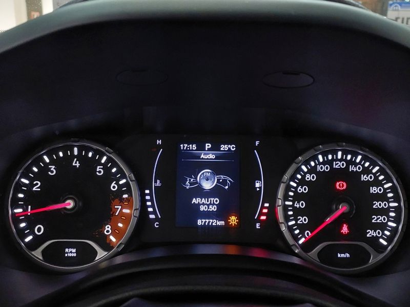 JEEP RENEGADE 1.8 16V FLEX LONGITUDE 4P AUTOMÁTICO 2017/2018 BETIOLO NOVOS E SEMINOVOS LAJEADO / Carros no Vale