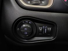 JEEP RENEGADE 1.8 16V FLEX LONGITUDE 4P AUTOMÁTICO 2017/2018 BETIOLO NOVOS E SEMINOVOS LAJEADO / Carros no Vale