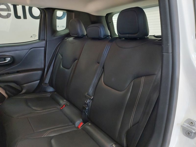 JEEP RENEGADE 1.8 16V FLEX LONGITUDE 4P AUTOMÁTICO 2017/2018 BETIOLO NOVOS E SEMINOVOS LAJEADO / Carros no Vale