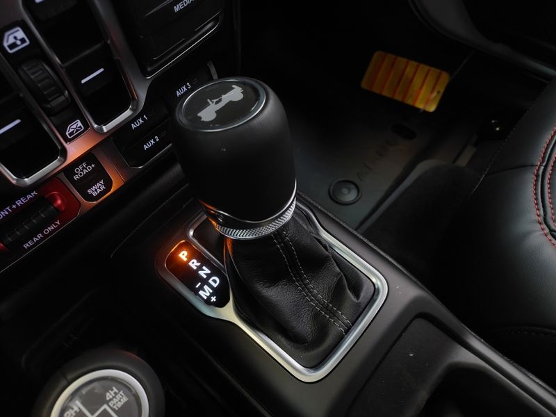 JEEP WRANGLER 2.0 TURBO GASOLINA RUBICON 4P 4X4 AT8 2025/2025 BETIOLO NOVOS E SEMINOVOS LAJEADO / Carros no Vale