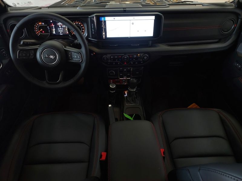 JEEP WRANGLER 2.0 TURBO GASOLINA RUBICON 4P 4X4 AT8 2025/2025 BETIOLO NOVOS E SEMINOVOS LAJEADO / Carros no Vale