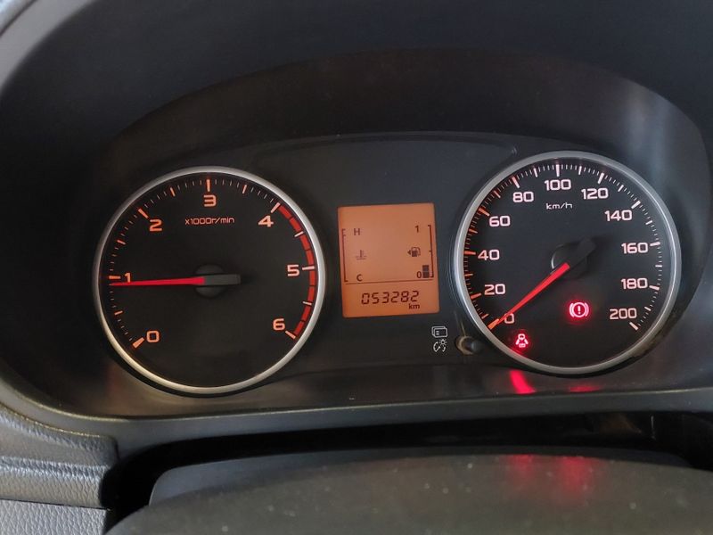 Mitsubishi L200 TRITON 2.4 16V TURBO DIESEL GL CD 4X4 MANUAL 2021/2022 BETIOLO NOVOS E SEMINOVOS LAJEADO / Carros no Vale