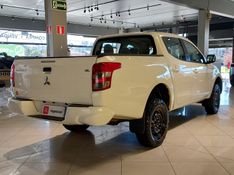Mitsubishi L200 TRITON 2.4 16V TURBO DIESEL GL CD 4X4 MANUAL 2021/2022 BETIOLO NOVOS E SEMINOVOS LAJEADO / Carros no Vale