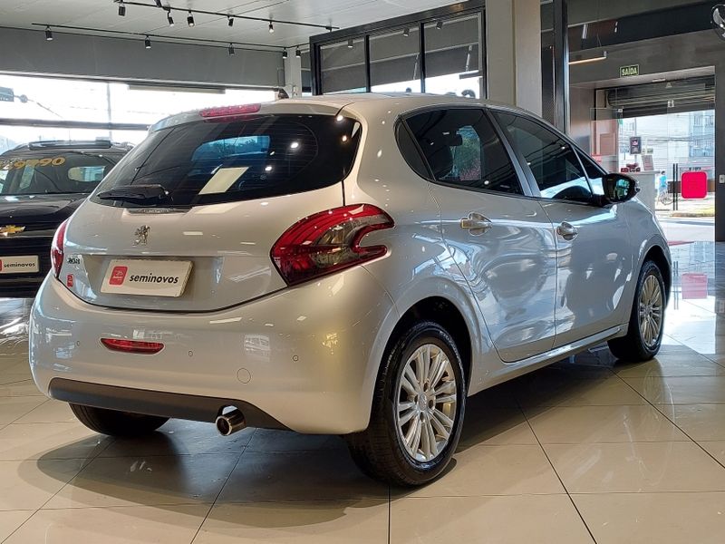Peugeot 208 1.6 GRIFFE 16V FLEX 4P AUTOMÁTICO 2016/2017 BETIOLO NOVOS E SEMINOVOS LAJEADO / Carros no Vale
