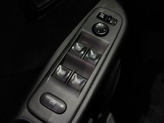 Renault CAPTUR 1.3 TCE FLEX ZEN X-TRONIC 2021/2022 BETIOLO NOVOS E SEMINOVOS LAJEADO / Carros no Vale