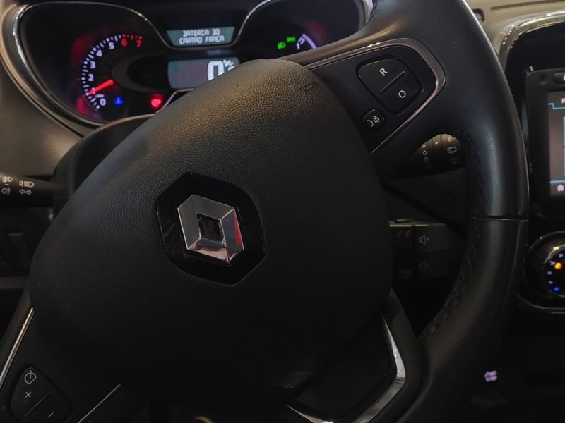 Renault CAPTUR 1.6 16V SCE FLEX INTENSE X-TRONIC 2018/2019 BETIOLO NOVOS E SEMINOVOS LAJEADO / Carros no Vale
