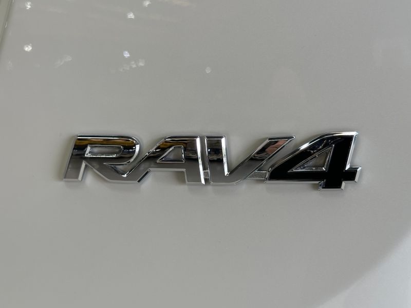 Toyota RAV4 2.0 4X2 16V GASOLINA 4P AUTOMÁTICO 2015/2015 BETIOLO NOVOS E SEMINOVOS LAJEADO / Carros no Vale