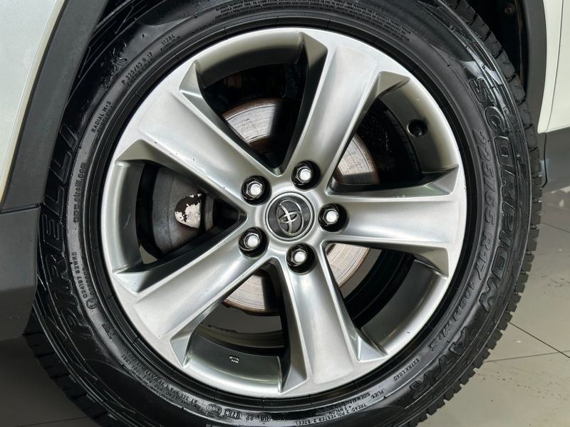 Toyota RAV4 2.0 4X2 16V GASOLINA 4P AUTOMÁTICO 2015/2015 BETIOLO NOVOS E SEMINOVOS LAJEADO / Carros no Vale