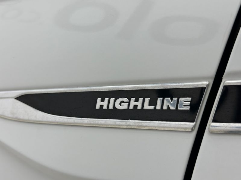 Volkswagen POLO 1.0 200 TSI HIGHLINE AUTOMÁTICO 2018/2019 BETIOLO NOVOS E SEMINOVOS LAJEADO / Carros no Vale
