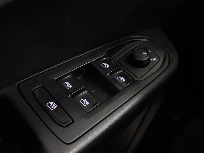 Volkswagen TAOS 1.4 250 TSI TOTAL FLEX COMFORTLINE AUTOMÁTICO 2022/2023 BETIOLO NOVOS E SEMINOVOS LAJEADO / Carros no Vale