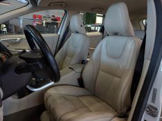 Volvo XC60 2.0 T5 R DESIGN TURBO GASOLINA 4P AUTOMÁTICO 2013/2014 BETIOLO NOVOS E SEMINOVOS LAJEADO / Carros no Vale