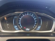 Volvo XC60 2.0 T5 R DESIGN TURBO GASOLINA 4P AUTOMÁTICO 2013/2014 BETIOLO NOVOS E SEMINOVOS LAJEADO / Carros no Vale