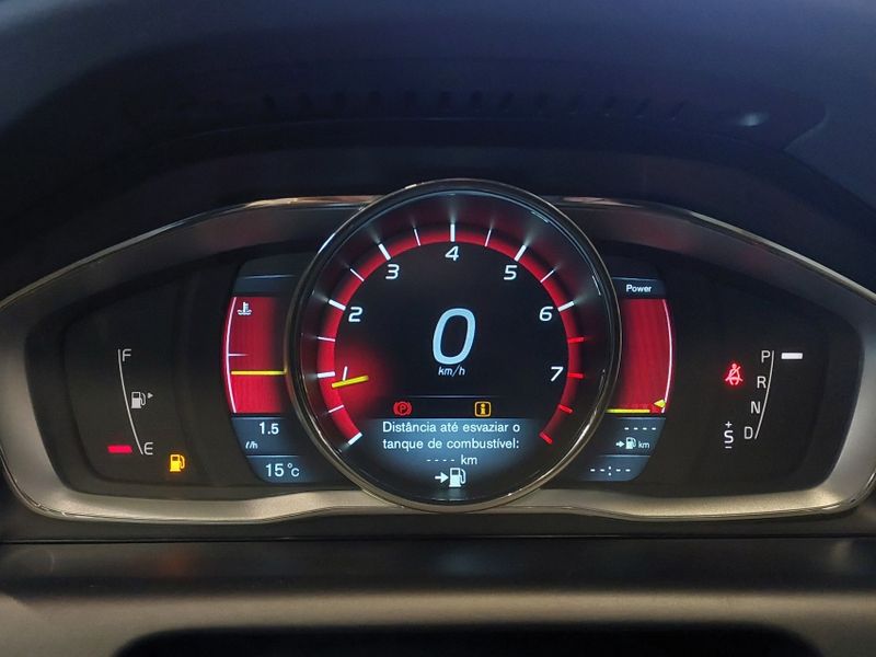 Volvo XC60 2.0 T5 R DESIGN TURBO GASOLINA 4P AUTOMÁTICO 2013/2014 BETIOLO NOVOS E SEMINOVOS LAJEADO / Carros no Vale