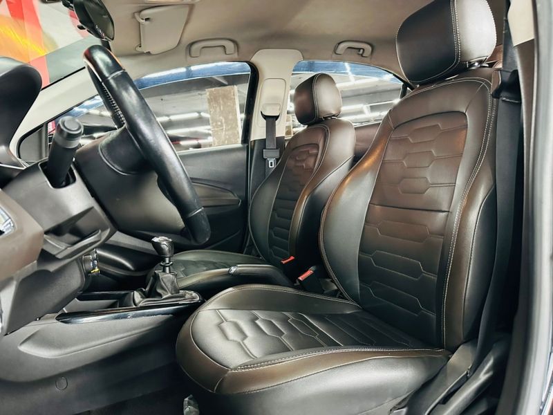 Chevrolet PRISMA 1.4 MPFI LTZ 8V FLEX 4P MANUAL 2019/2019 CASTELLAN E TOMAZONI MOTORS CAXIAS DO SUL / Carros no Vale