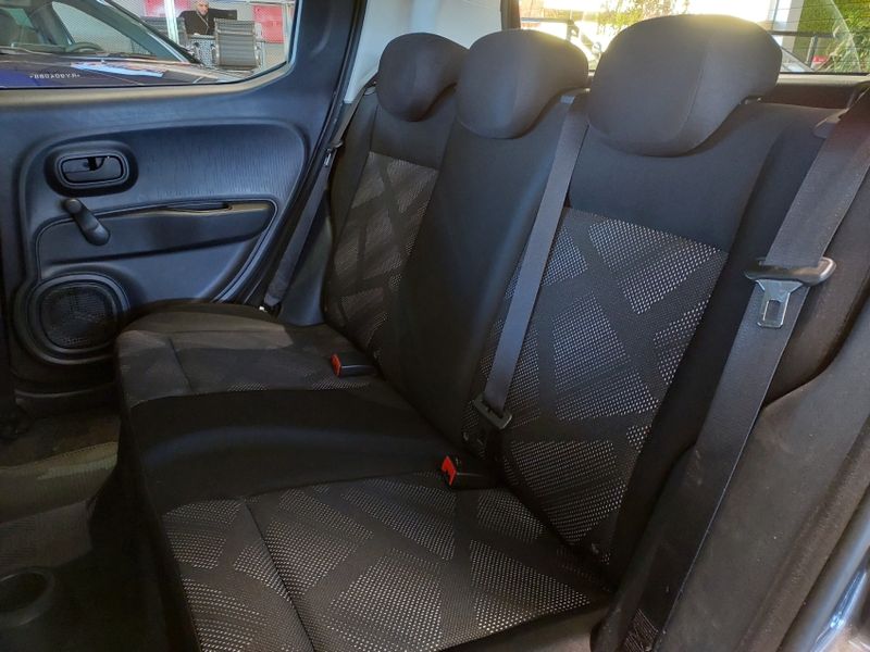 Fiat MOBI 1.0 EVO FLEX LIKE MANUAL 2023/2024 BETIOLO NOVOS E SEMINOVOS LAJEADO / Carros no Vale
