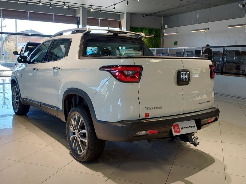 Fiat TORO 2.0 16V TURBO DIESEL VOLCANO 4WD AT9 2020/2020 BETIOLO NOVOS E SEMINOVOS LAJEADO / Carros no Vale