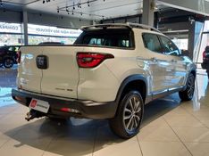 Fiat TORO 2.0 16V TURBO DIESEL VOLCANO 4WD AT9 2020/2020 BETIOLO NOVOS E SEMINOVOS LAJEADO / Carros no Vale