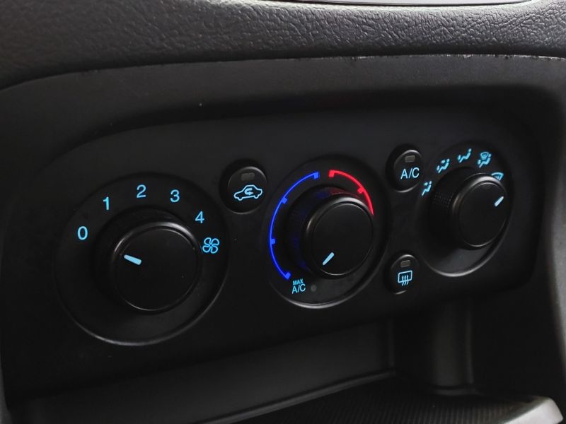 Ford KA 1.0 TI-VCT FLEX SE MANUAL 2019/2020 BETIOLO NOVOS E SEMINOVOS LAJEADO / Carros no Vale