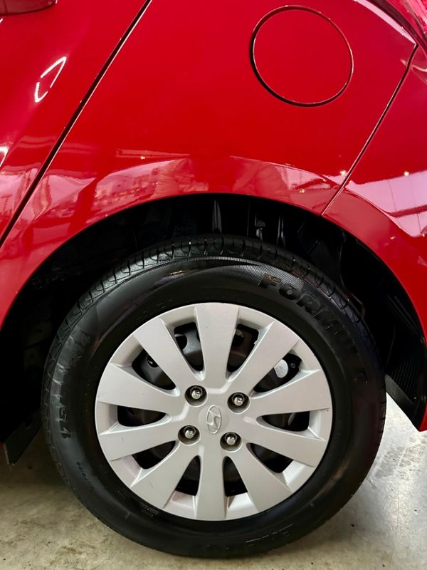 Hyundai HB20 1.0 COMFORT 12V FLEX 4P MANUAL 2014/2015 CASTELLAN E TOMAZONI MOTORS CAXIAS DO SUL / Carros no Vale
