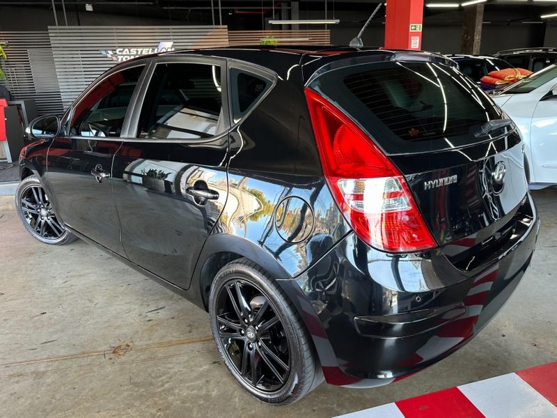Hyundai I30 2.0 MPFI GLS 16V GASOLINA 4P MANUAL 2009/2010 CASTELLAN E TOMAZONI MOTORS CAXIAS DO SUL / Carros no Vale