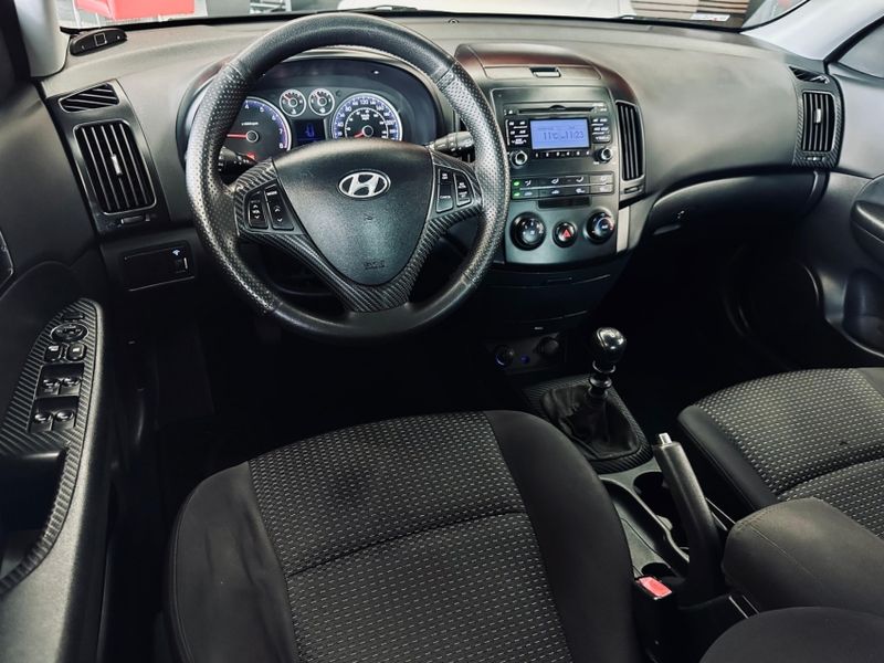 Hyundai I30 2.0 MPFI GLS 16V GASOLINA 4P MANUAL 2009/2010 CASTELLAN E TOMAZONI MOTORS CAXIAS DO SUL / Carros no Vale