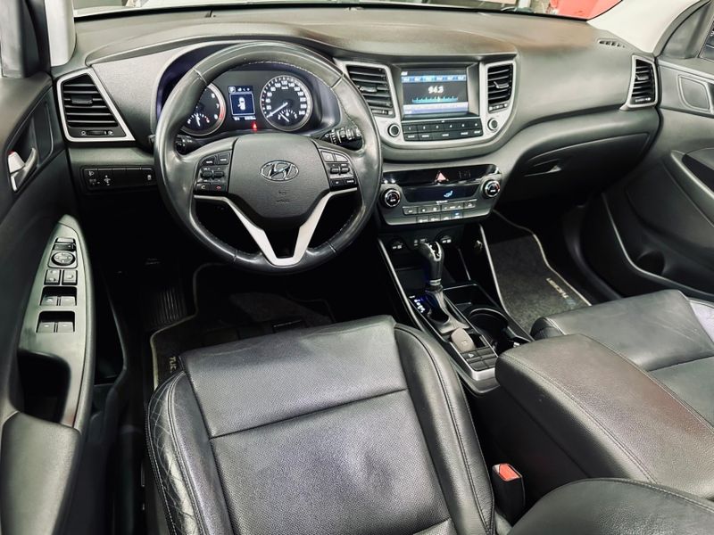 Hyundai TUCSON 1.6 16V T-GDI GASOLINA GLS ECOSHIFT 2019/2020 CASTELLAN E TOMAZONI MOTORS CAXIAS DO SUL / Carros no Vale Hyundai TUCSON 1.6 16V T-GDI GASOLINA GLS ECOSHIFT 2019/2020 CASTELLAN E TOMAZONI MOTORS CAXIAS DO SUL / Carros no Vale