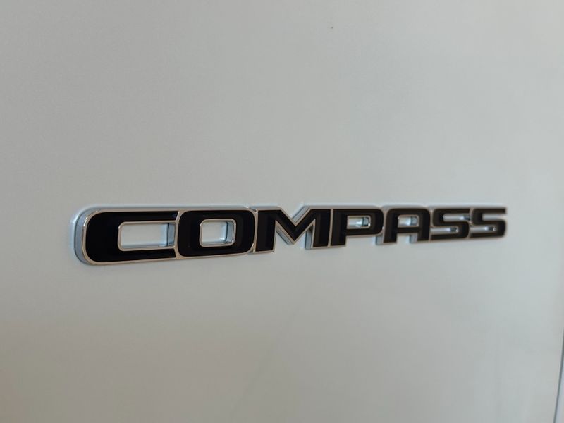 JEEP COMPASS 2.0 16V DIESEL LONGITUDE 4X4 AUTOMÁTICO 2018/2019 BETIOLO NOVOS E SEMINOVOS LAJEADO / Carros no Vale