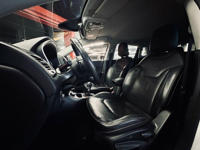 JEEP COMPASS 2.0 16V DIESEL LONGITUDE 4X4 AUTOMÁTICO 2017/2017 CASTELLAN E TOMAZONI MOTORS CAXIAS DO SUL / Carros no Vale