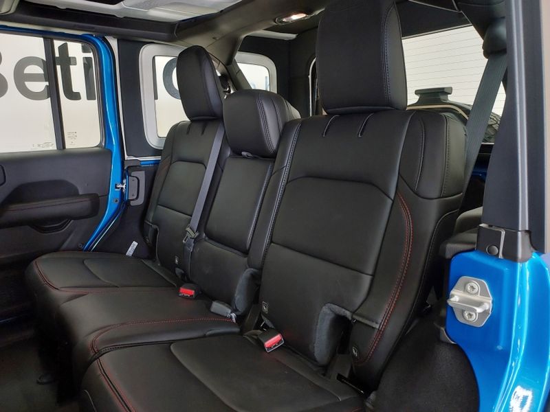 JEEP WRANGLER 2.0 TURBO GASOLINA RUBICON 4P 4X4 AT8 2025/2025 BETIOLO NOVOS E SEMINOVOS LAJEADO / Carros no Vale