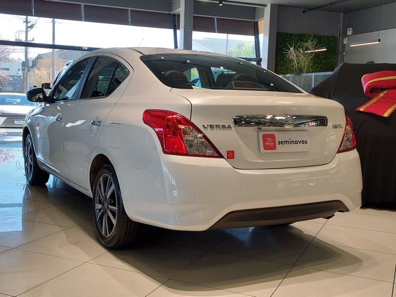 Nissan VERSA 1.6 16V FLEXSTART SL 4P XTRONIC 2019/2020 BETIOLO NOVOS E SEMINOVOS LAJEADO / Carros no Vale