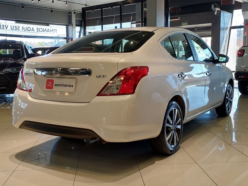 Nissan VERSA 1.6 16V FLEXSTART SL 4P XTRONIC 2019/2020 BETIOLO NOVOS E SEMINOVOS LAJEADO / Carros no Vale
