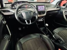 Peugeot 2008 1.6 16V THP FLEX GRIFFE 4P MANUAL 2017/2017 CASTELLAN E TOMAZONI MOTORS CAXIAS DO SUL / Carros no Vale