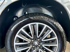 Peugeot 2008 1.6 16V THP FLEX GRIFFE 4P MANUAL 2017/2017 CASTELLAN E TOMAZONI MOTORS CAXIAS DO SUL / Carros no Vale