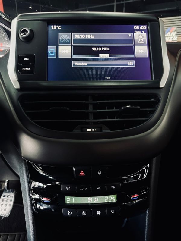 Peugeot 2008 1.6 16V THP FLEX GRIFFE 4P MANUAL 2017/2017 CASTELLAN E TOMAZONI MOTORS CAXIAS DO SUL / Carros no Vale