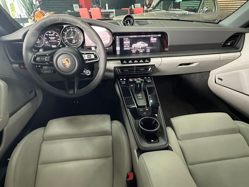 Porsche 911 3.0 24V H6 GASOLINA CARRERA S PDK 2020/2020 CASTELLAN E TOMAZONI MOTORS CAXIAS DO SUL / Carros no Vale
