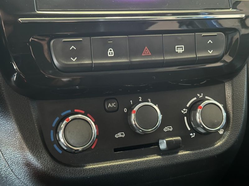 Renault KWID 1.0 12V SCE FLEX INTENSE MANUAL 2024/2025 BETIOLO NOVOS E SEMINOVOS LAJEADO / Carros no Vale