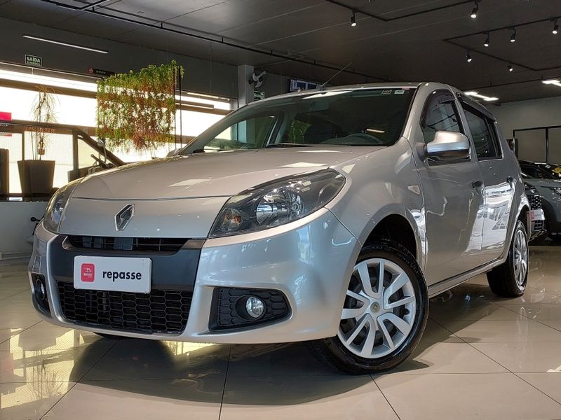 Renault SANDERO 1.6 EXPRESSION 8V FLEX 4P MANUAL 2013/2014 BETIOLO NOVOS E SEMINOVOS LAJEADO / Carros no Vale