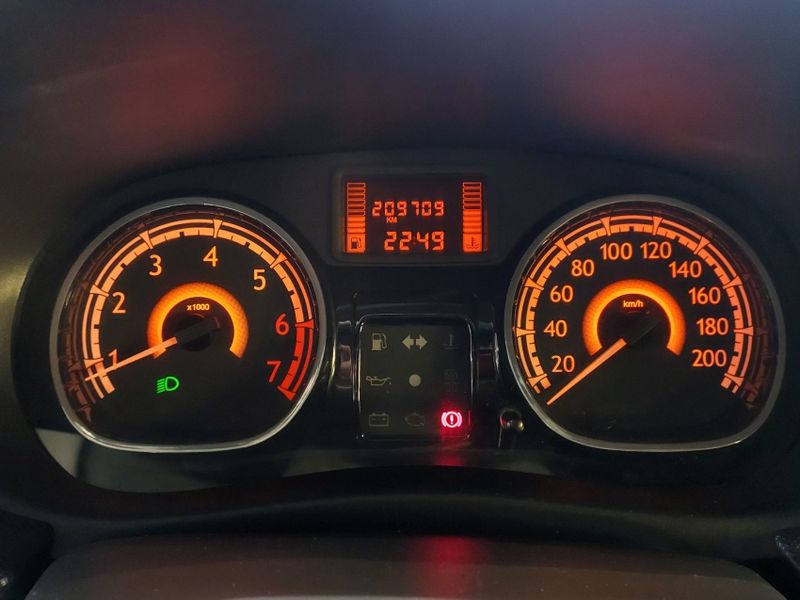 Renault SANDERO 1.6 EXPRESSION 8V FLEX 4P MANUAL 2013/2014 BETIOLO NOVOS E SEMINOVOS LAJEADO / Carros no Vale