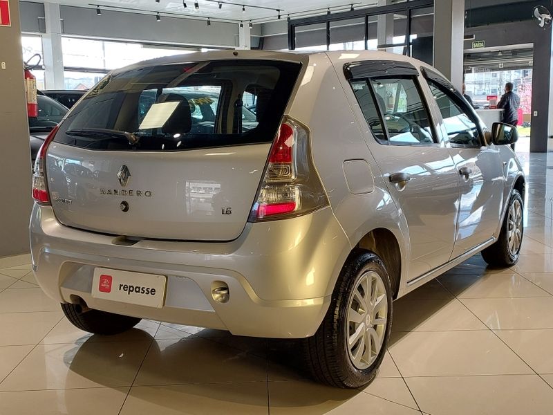 Renault SANDERO 1.6 EXPRESSION 8V FLEX 4P MANUAL 2013/2014 BETIOLO NOVOS E SEMINOVOS LAJEADO / Carros no Vale