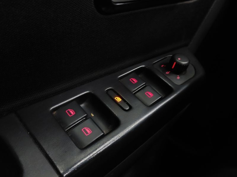 Volkswagen FOX 1.6 MSI TOTAL FLEX CONNECT 4P MANUAL 2019/2019 BETIOLO NOVOS E SEMINOVOS LAJEADO / Carros no Vale