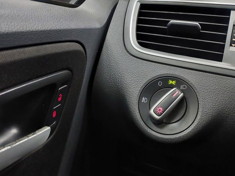 Volkswagen FOX 1.6 MSI TOTAL FLEX CONNECT 4P MANUAL 2019/2019 BETIOLO NOVOS E SEMINOVOS LAJEADO / Carros no Vale