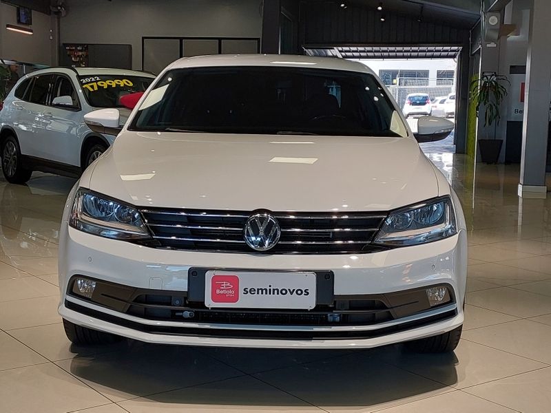 Volkswagen JETTA 1.4 250 TSI TOTAL FLEX COMFORTLINE TIPTRONIC 2017/2018 BETIOLO NOVOS E SEMINOVOS LAJEADO / Carros no Vale