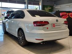 Volkswagen JETTA 1.4 250 TSI TOTAL FLEX COMFORTLINE TIPTRONIC 2017/2018 BETIOLO NOVOS E SEMINOVOS LAJEADO / Carros no Vale