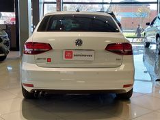 Volkswagen JETTA 1.4 250 TSI TOTAL FLEX COMFORTLINE TIPTRONIC 2017/2018 BETIOLO NOVOS E SEMINOVOS LAJEADO / Carros no Vale