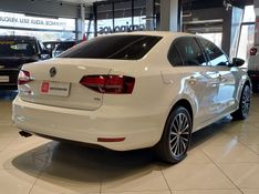 Volkswagen JETTA 1.4 250 TSI TOTAL FLEX COMFORTLINE TIPTRONIC 2017/2018 BETIOLO NOVOS E SEMINOVOS LAJEADO / Carros no Vale