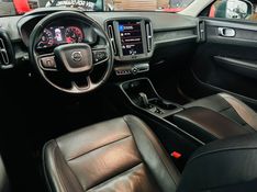 Volvo XC40 2.0 T4 GASOLINA GEARTRONIC 2020/2020 CASTELLAN E TOMAZONI MOTORS CAXIAS DO SUL / Carros no Vale