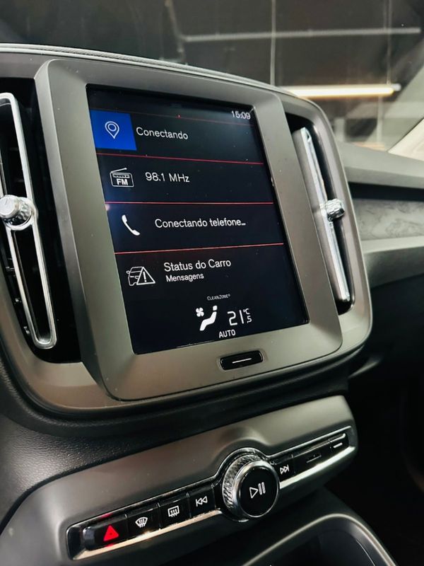 Volvo XC40 2.0 T4 GASOLINA GEARTRONIC 2020/2020 CASTELLAN E TOMAZONI MOTORS CAXIAS DO SUL / Carros no Vale Volvo XC40 2.0 T4 GASOLINA GEARTRONIC 2020/2020 CASTELLAN E TOMAZONI MOTORS CAXIAS DO SUL / Carros no Vale