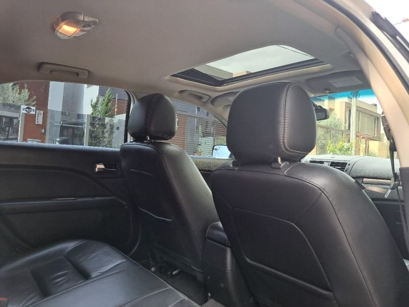 Ford FUSION 2.5 SEL 16V GASOLINA 4P AUTOMÁTICO 2012/2012 CAMINHÕES & CAMIONETAS PASSO FUNDO / Carros no Vale